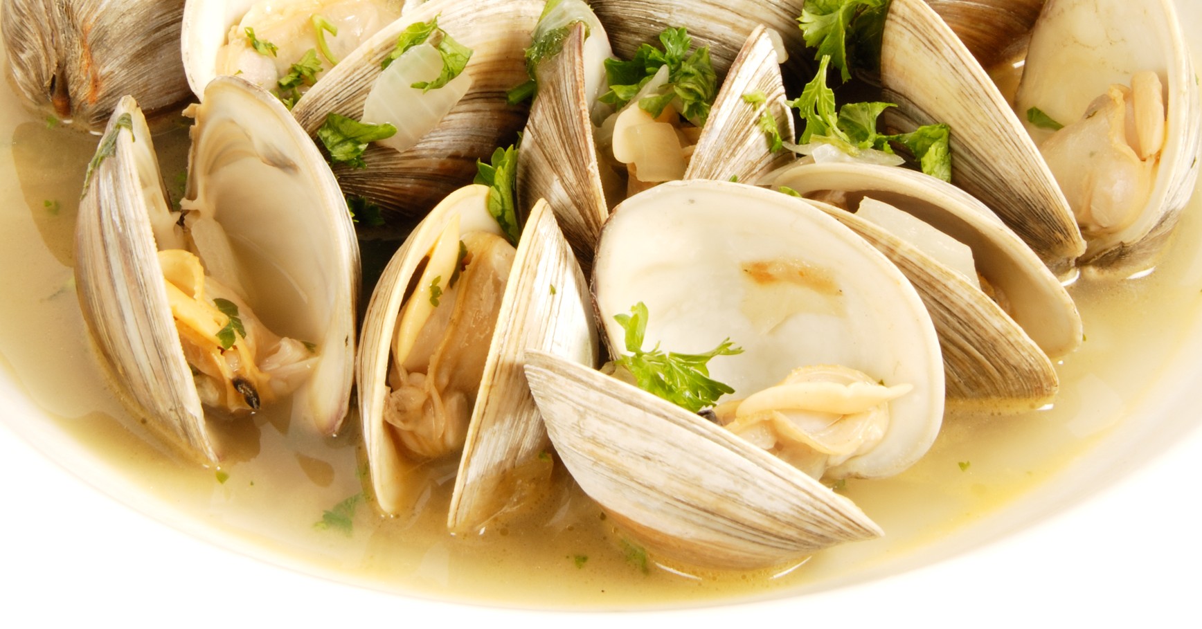 Almejas al vapor con ajo, vino y mantequilla