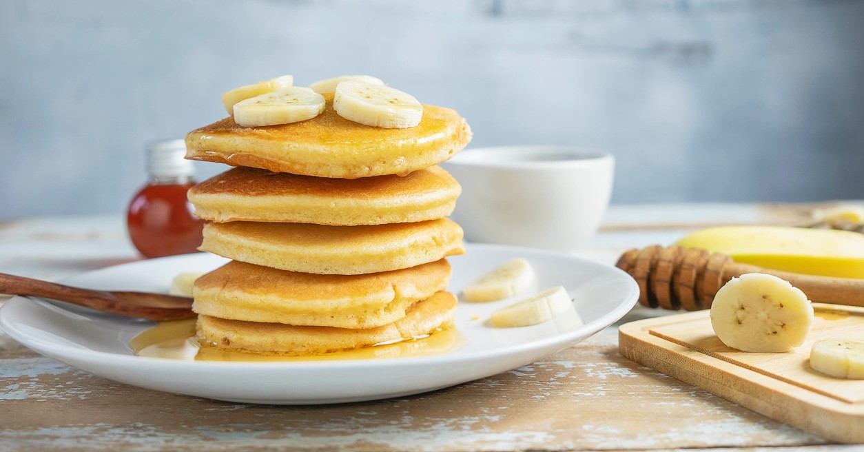 Pancakes veganos de coco y plátano