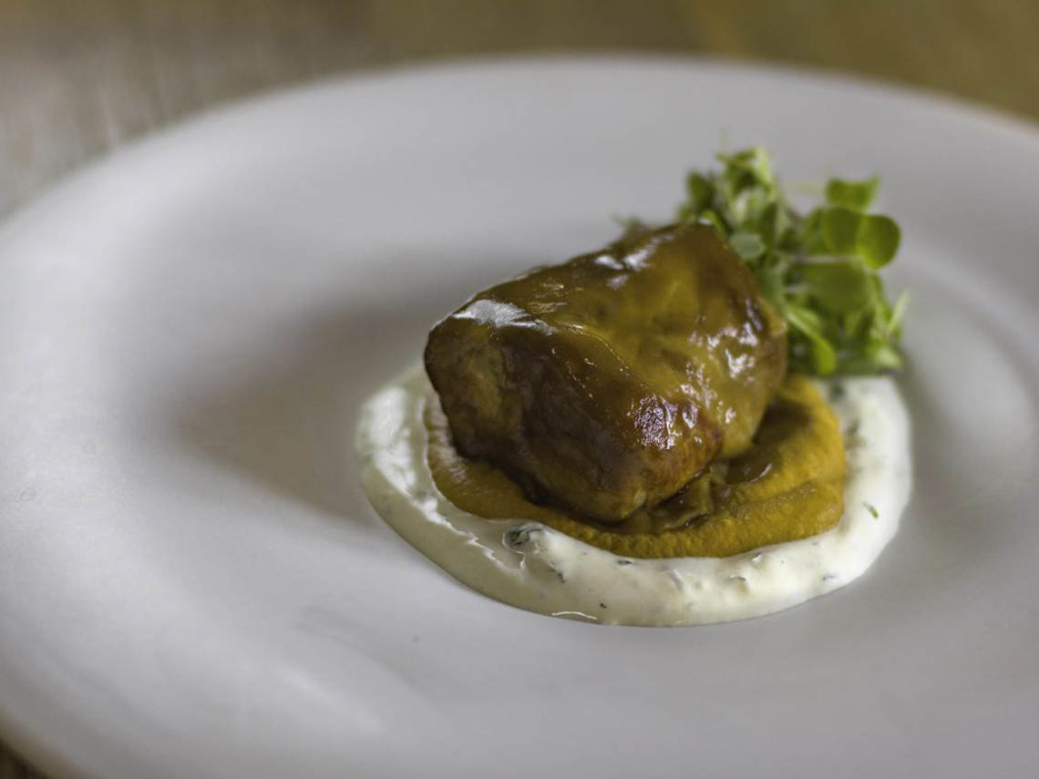 Paletilla de cordero local al estilo moruno