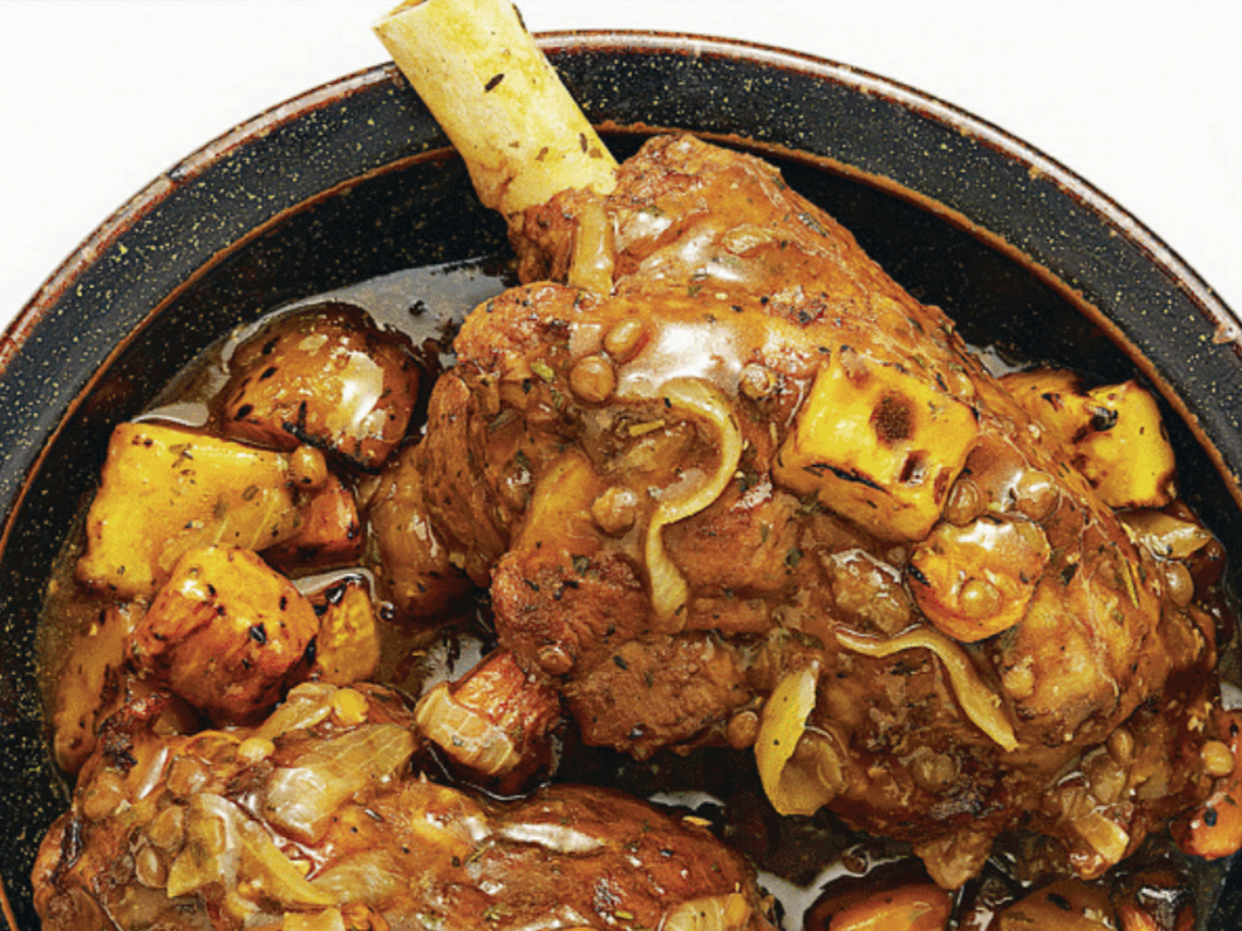 Codillo de cordero a la 'bourguignonne'