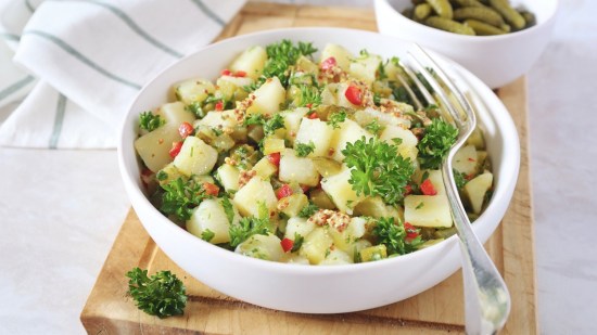 Ensalada de primavera con patatas y mostaza