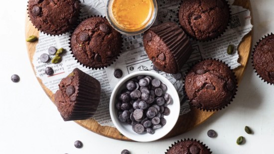 Muffins veganos de chocolate y plátano