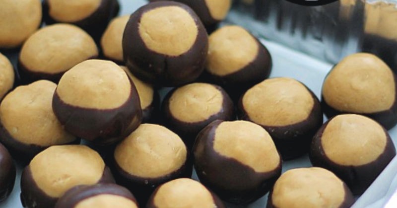 Dulces de mantequilla de cacahuete y chocolate