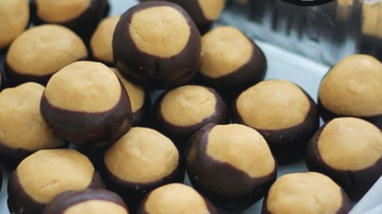 Dulces de mantequilla de cacahuete y chocolate