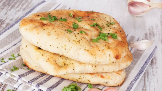 Pan de ajo y hierbas: el mejor acompañante para tus platos