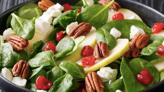 Ensalada de manzana, nuez y rúcula