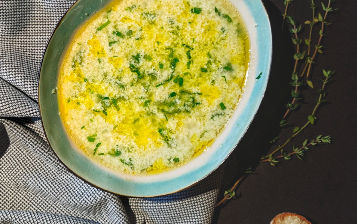 Sopa de pollo, puerro y arroz