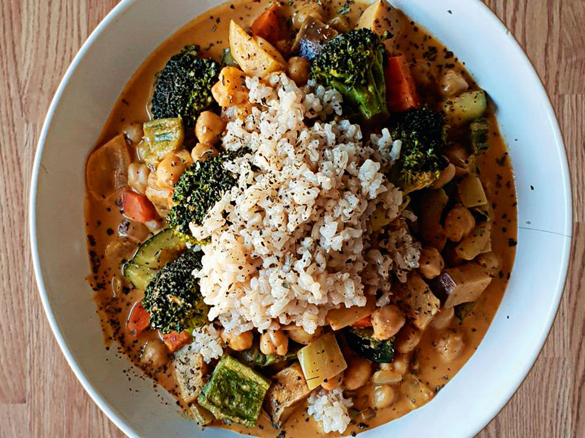 Garbanzos al curri con verduras