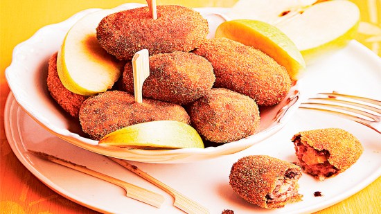 Croquetas de morcilla y manzana con canela