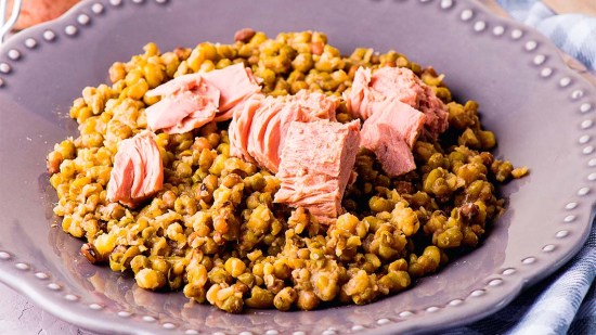 Habas verdes de soja y atún