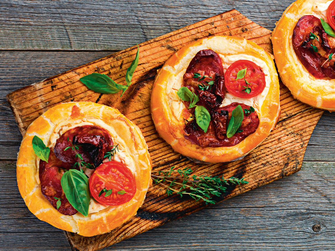 Minipizzas de cecina y queso de cabra