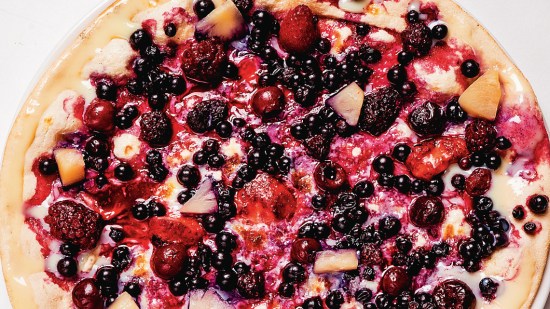 Pizza de frutos rojos
