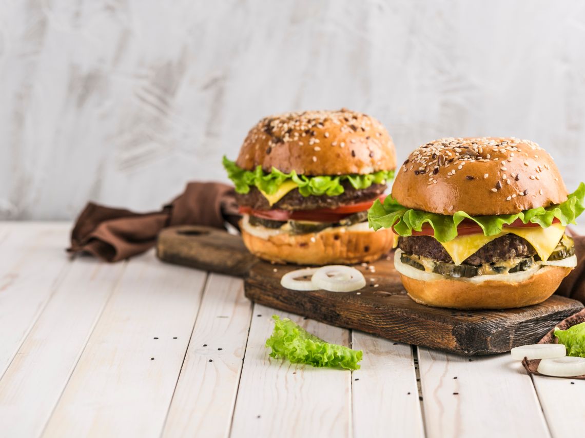 Hamburguesa de cerdo y manzana