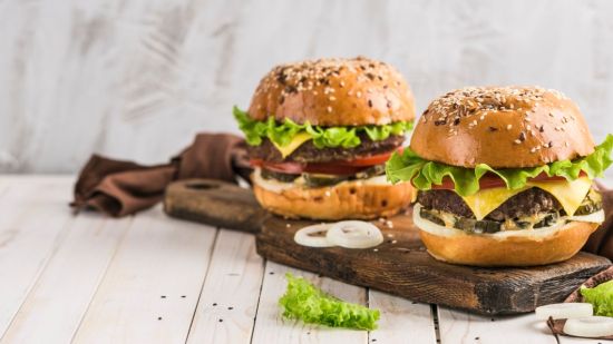 Hamburguesa de cerdo y manzana