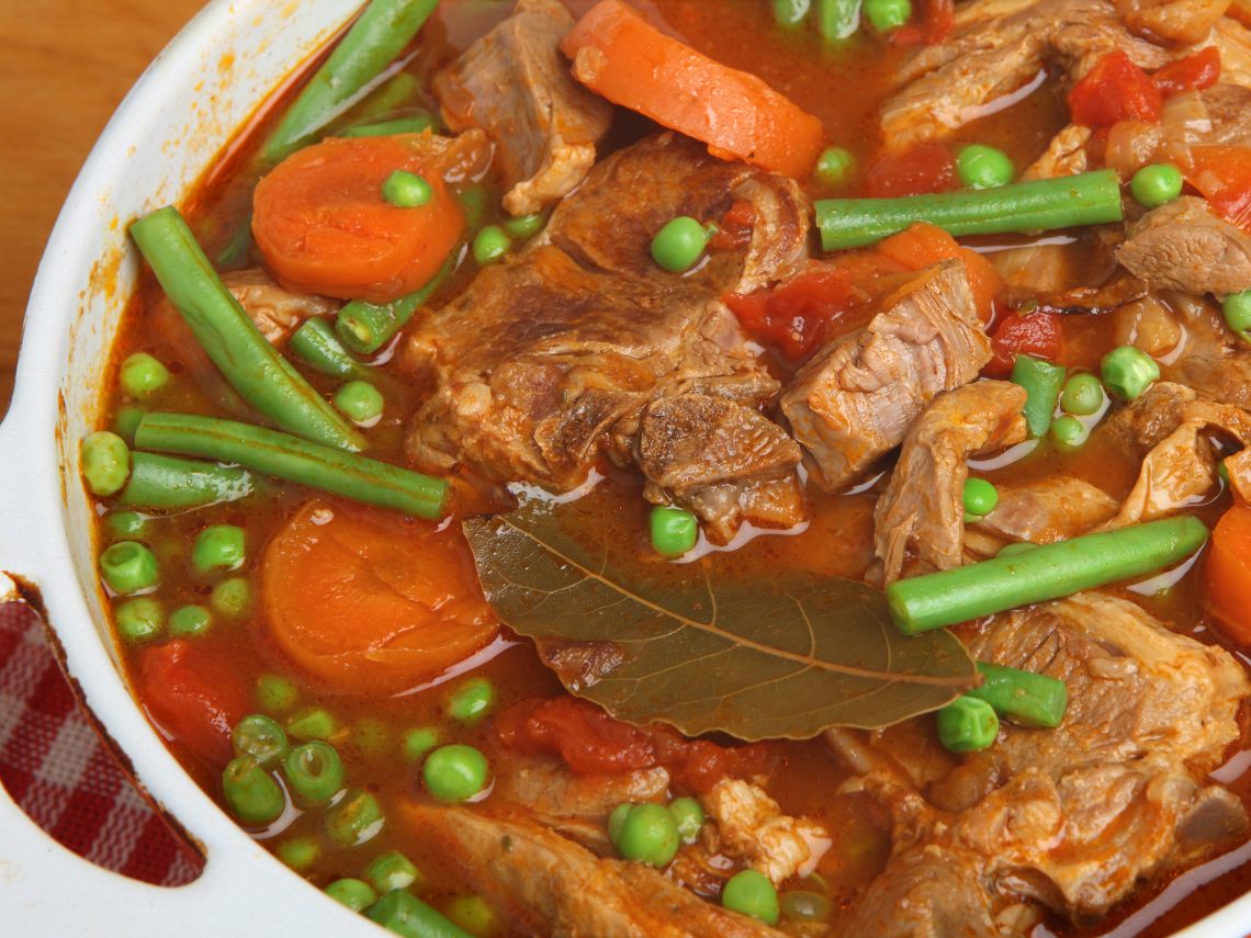 Cordero guisado al chilindrón