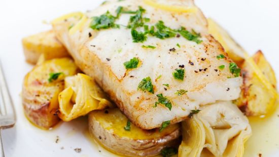 Patatas a la importancia con bacalao confitado