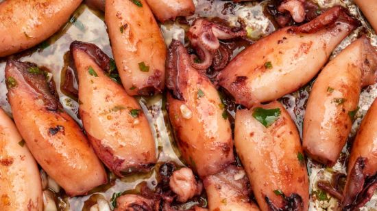 Chipirones rellenos en su tinta