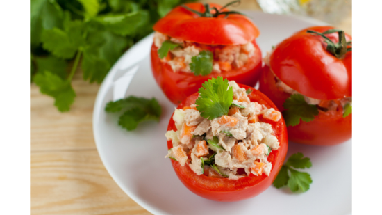 Tomates rellenos de picadillo y atún
