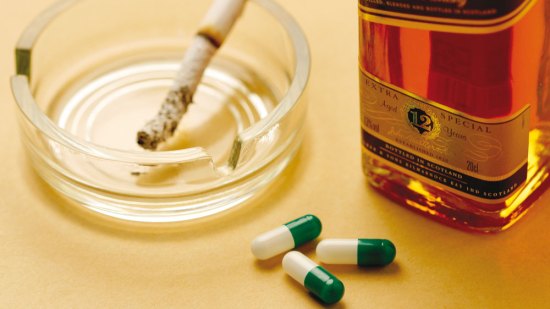 Ibuprofeno y alcohol, una mezcla excesivamente peligrosa