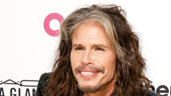 Steven Tyler (67) enamorado de una joven de 28