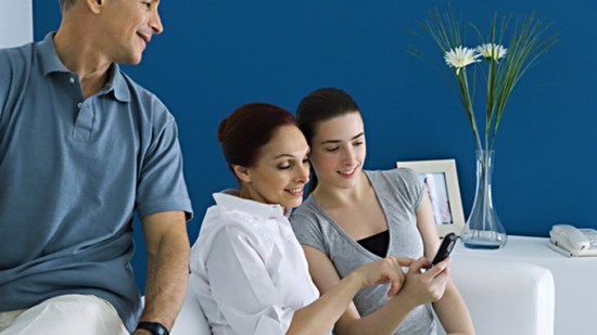 Cómo actuar cuando tu hija te presenta a su primer novio