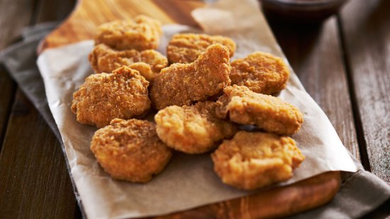 ¿Sabes qué llevan en realidad los nuggets de pollo?