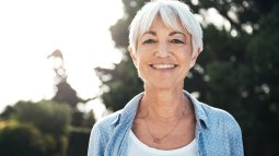 Sí, el estrés produce canas