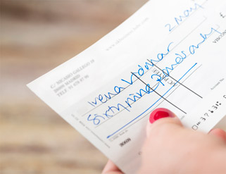 Me han dado un cheque sin fondos. ¿Qué hago?