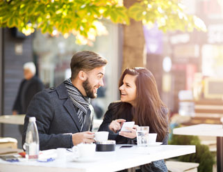 Cómo pasar del contacto vía móvil a la primera cita