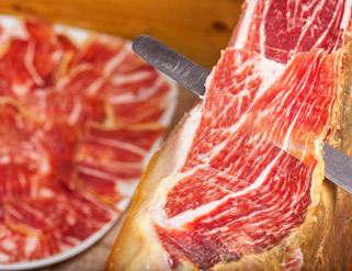 ¿Qué diferencia hay entre el jamón ibérico, el de bellota, el cebo y el recebo?
