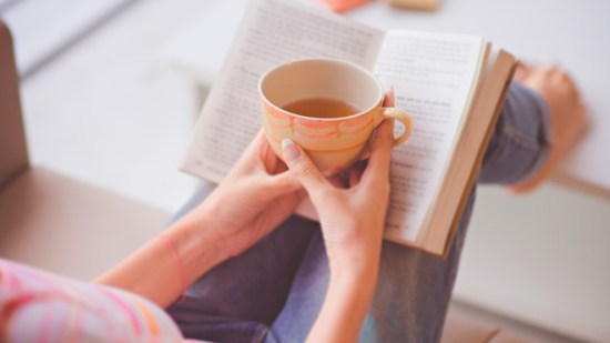 2 libros con mujeres de "armas tomar"