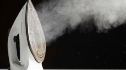 Apunta los trucos para limpiar la plancha