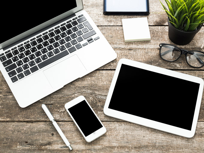 Dispositivos como el smartphone, pc o móvil.