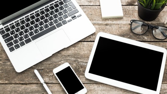 Dispositivos como el smartphone, pc o móvil.