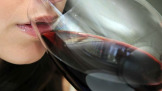 ¿Sabías que un vaso de vino tinto equivale a una hora de ejercicio?