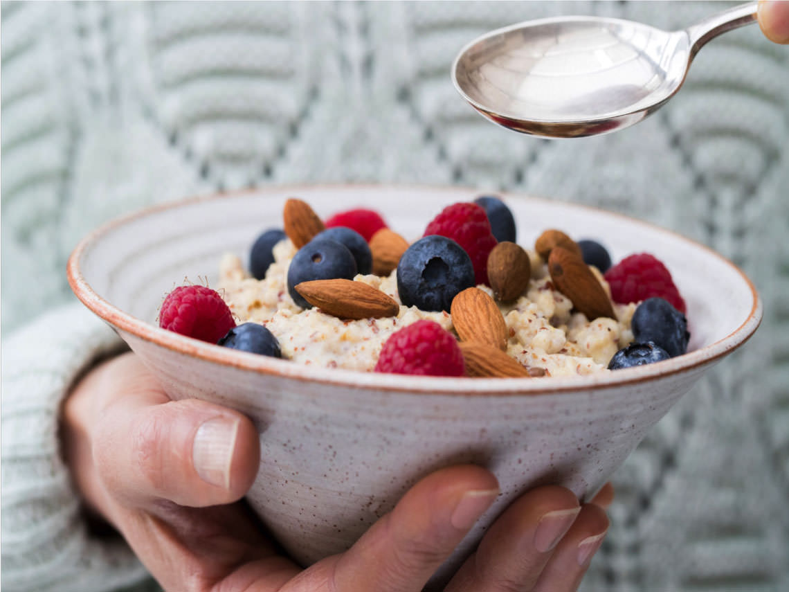 Qué beneficios aporta el porridge de avena y por qué incluirlo en el desayuno
