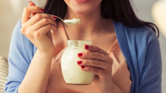 Beneficios de comer yogur natural