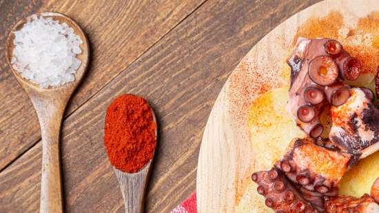 Pulpo a feira, uno de los platos más típicos de Galicia