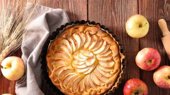 tarta de manzana y manzanas