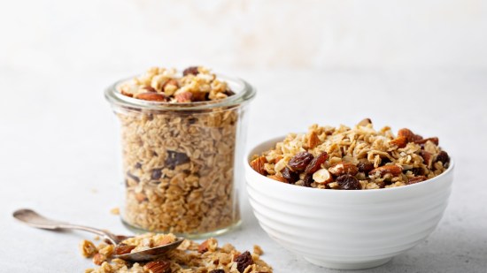 cereales y granola en bote