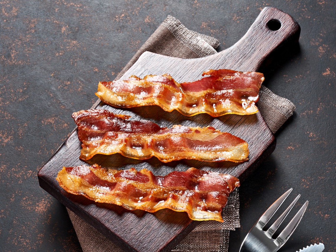 bacon frito y crujiente