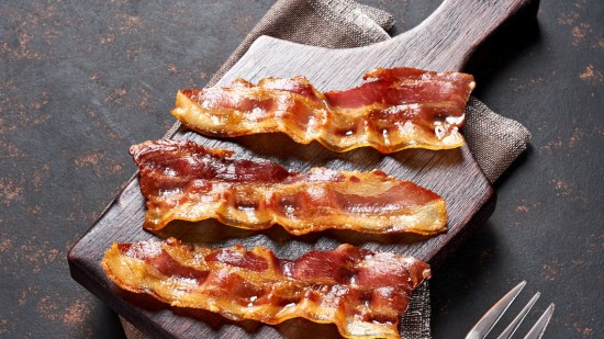 bacon frito y crujiente