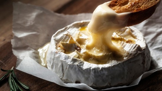 Camembert al horno, una delicia para los amantes del queso