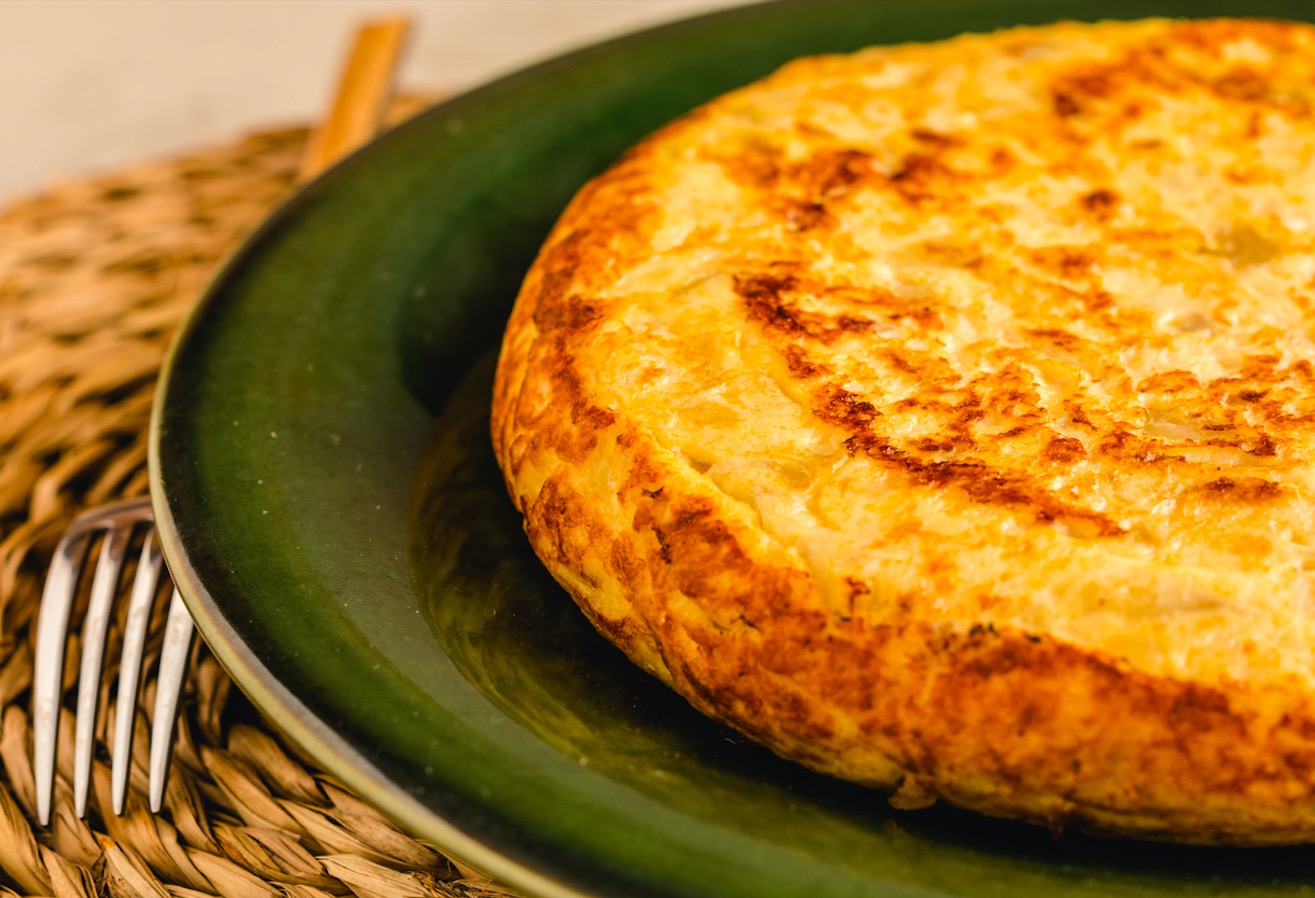 tortilla de patatas y alcachofas