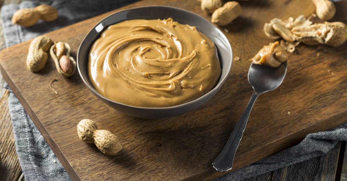 Cómo elegir la crema de cacahuete más saludable