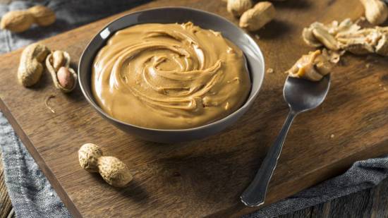 Cómo elegir la crema de cacahuete más saludable