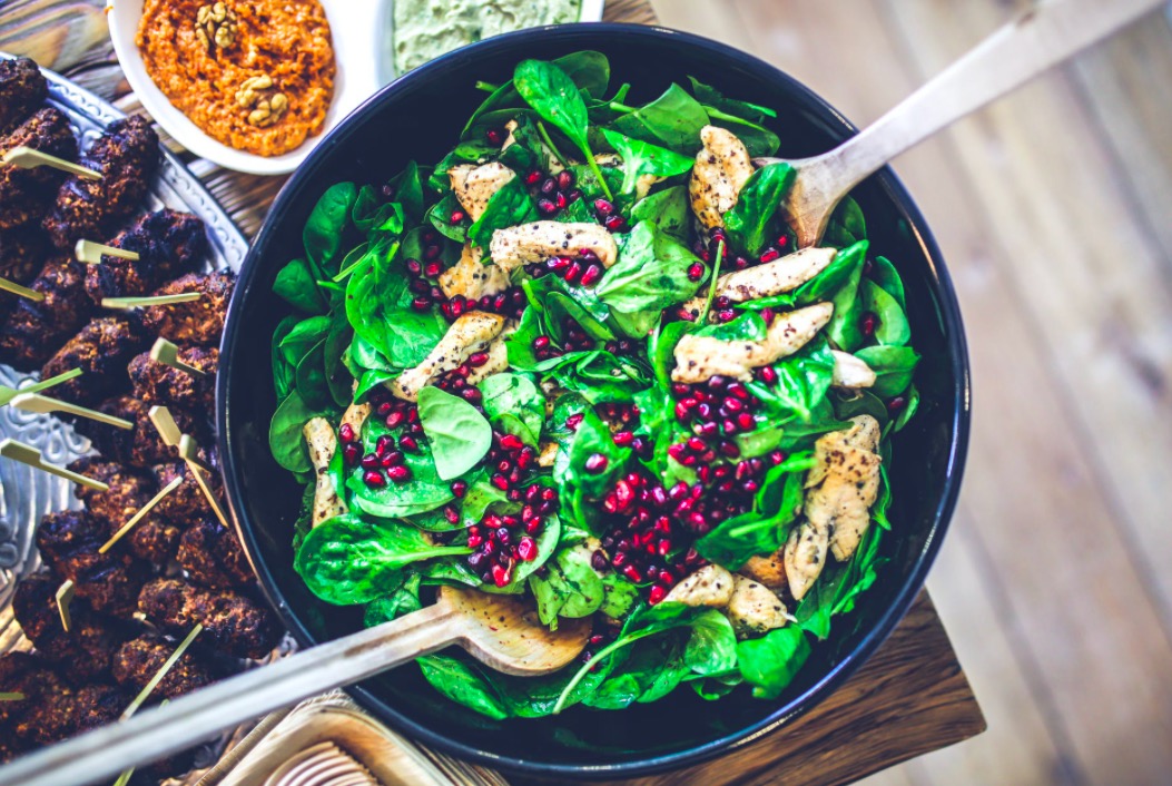 Las verduras de hoja verde más saludables para tus ensaladas