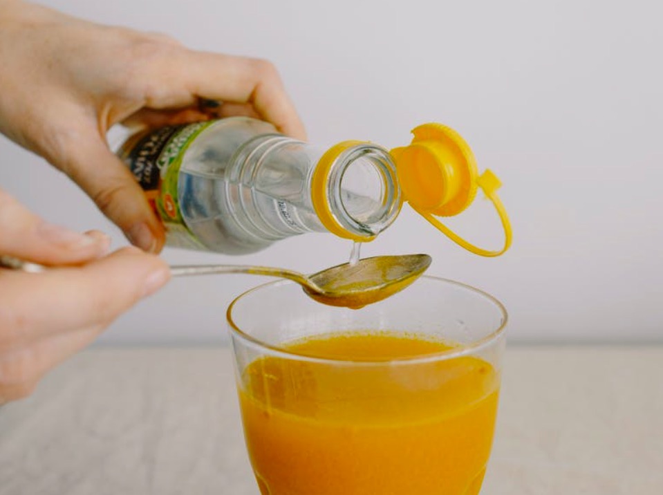 4 efectos adversos del vinagre de sidra de manzana