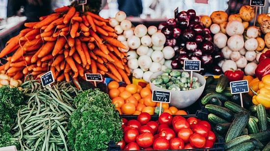 Frutas y verduras frescas en el mercado