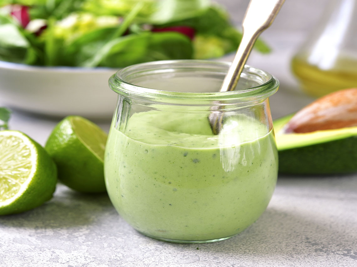 Crema de aguacate y verduras